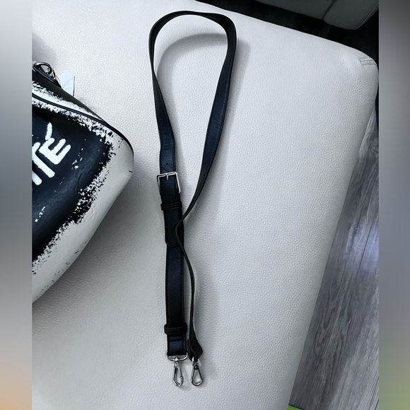 NWT - Desigual Women’s Fraternite Cylinder Bag with a Key Ring - Picture 12 of 15